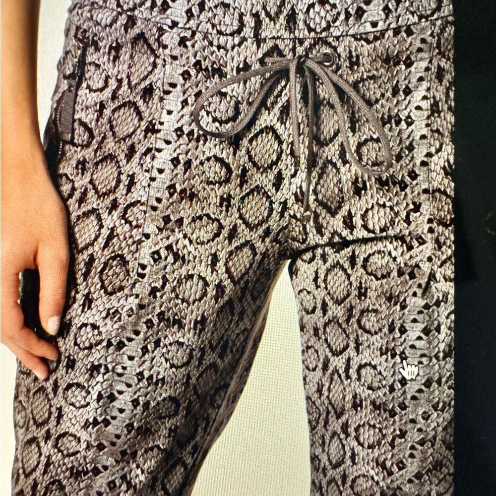 Raffaello Rossi Candy O Snake Print Stretch Jogger w/Zip Pockets  Size 42- US 11